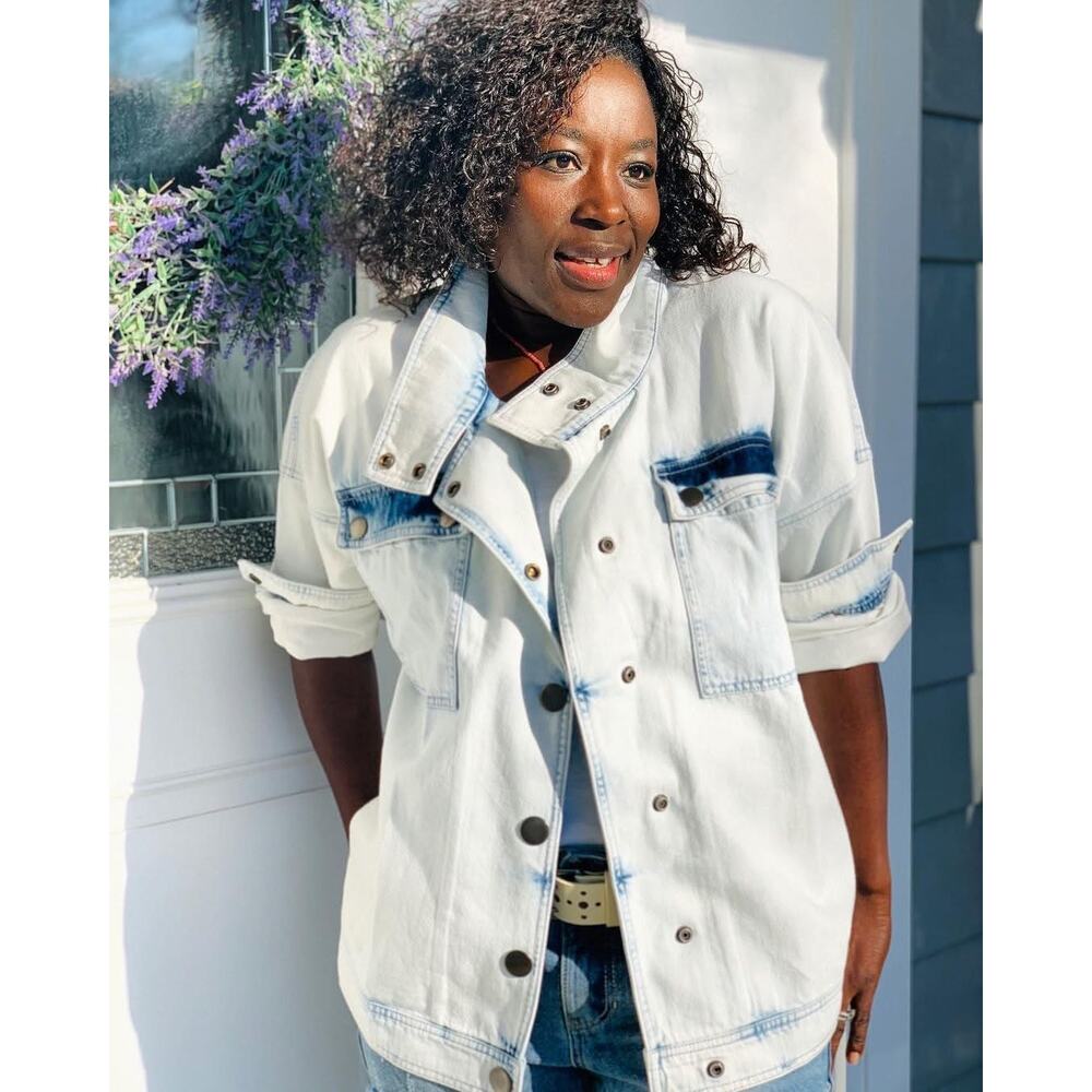 Cabi Drew Jean Jacket White Blue Funnel Neck Acid Wash Snap Front SMALL